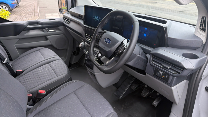 Ford Transit Custom 280 L2 Diesel Fwd 2.0 EcoBlue 136ps H1 Van Limited - Image 6